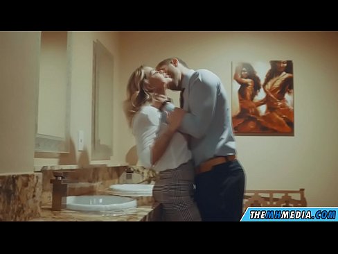 ❤️ Kun povekas blondi viettelee sinut julkisessa vessassa ️❌ Seksivideo at fi.massagecenter-yalta.ru ❌